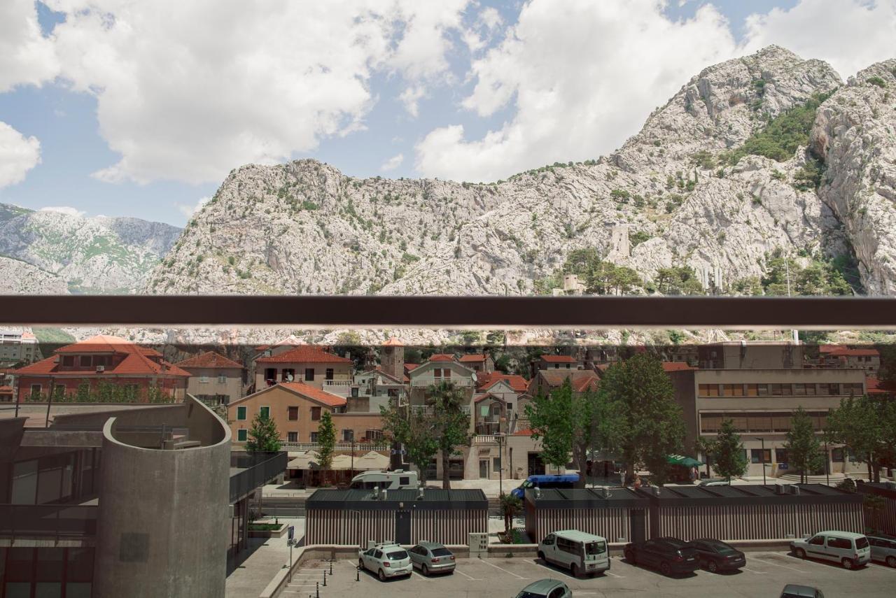 Apartment Vito Omis